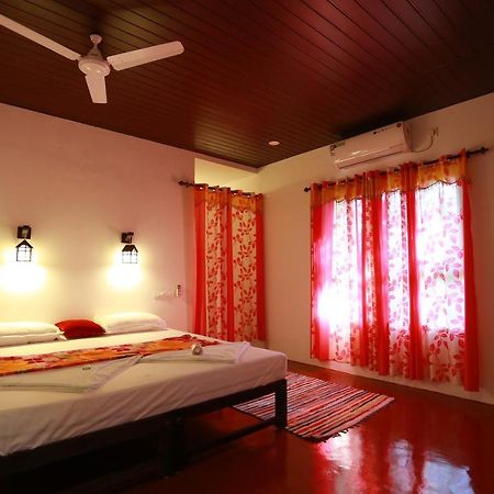 Marari John'S Beach Apartment Mararikulam Exterior foto